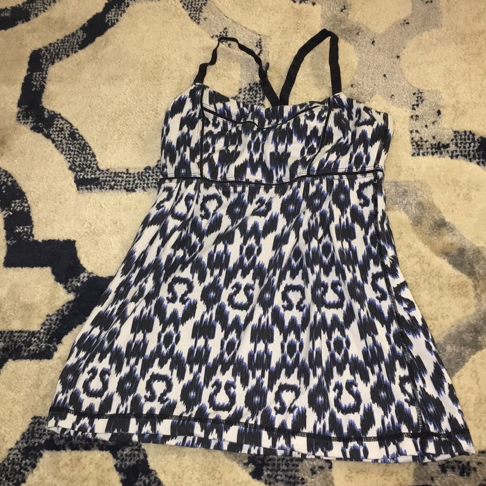 Lululemon tank top with built in bra.